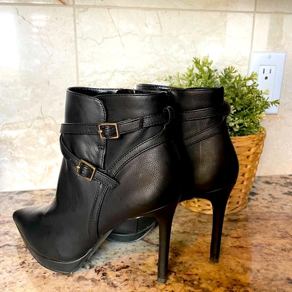 Charles & Keith High Heel Boots - Picture 4 of 8